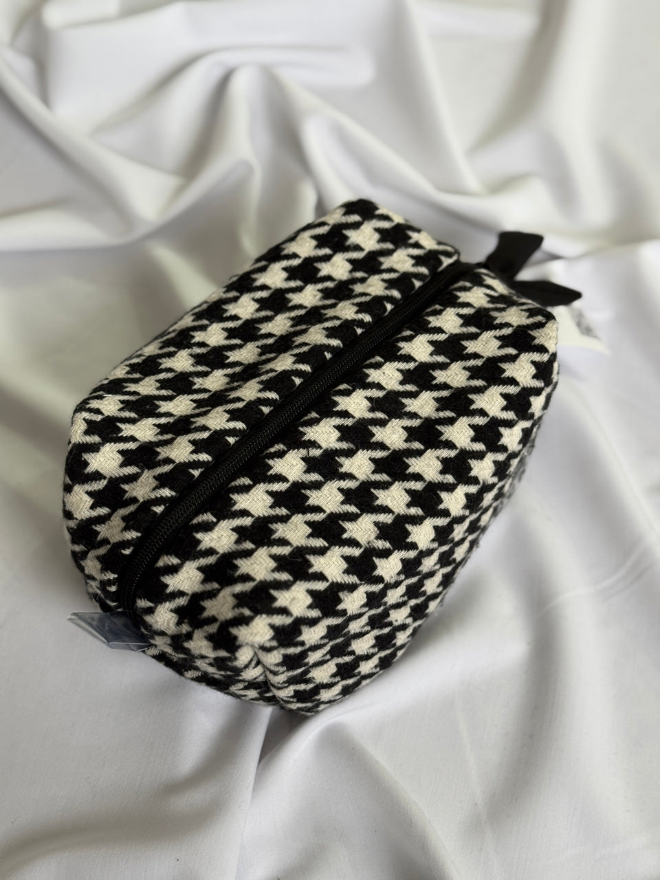Fabric cosmetic bag Т