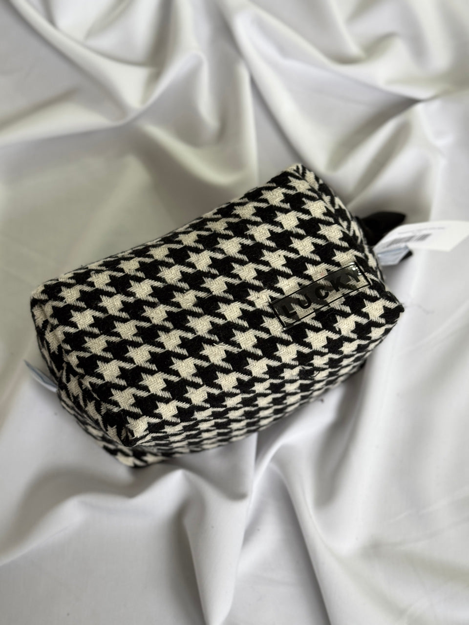 Fabric cosmetic bag Т
