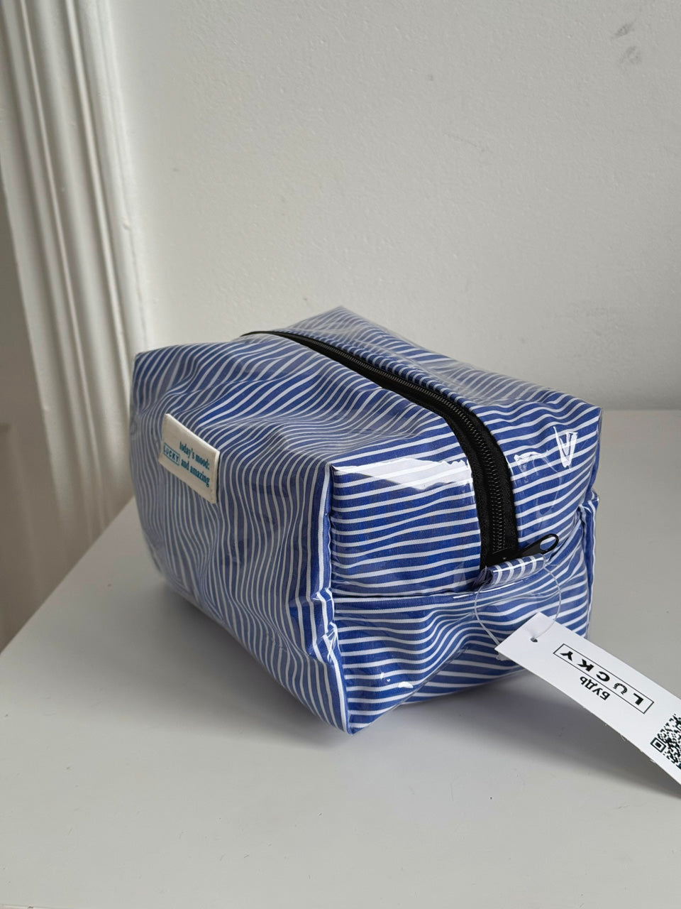 Fabric cosmetic bag Т