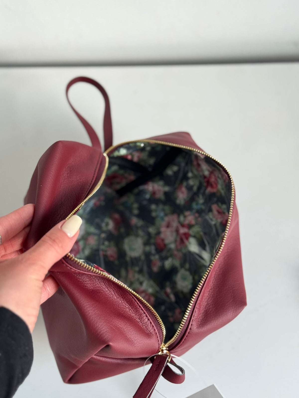 Fabric cosmetic bag Т
