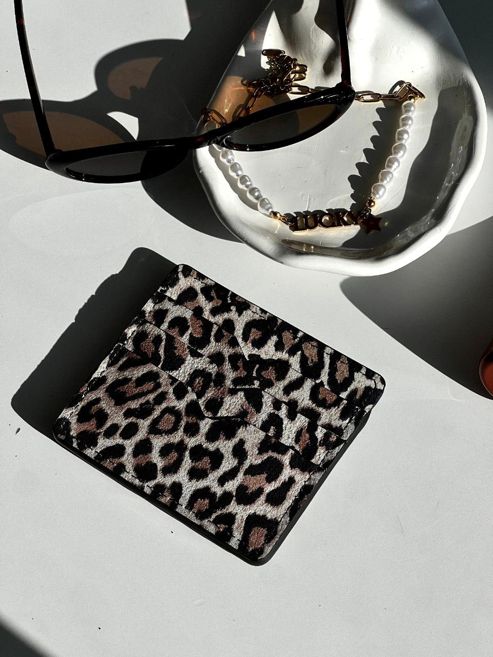 Horseshoe Cardholder