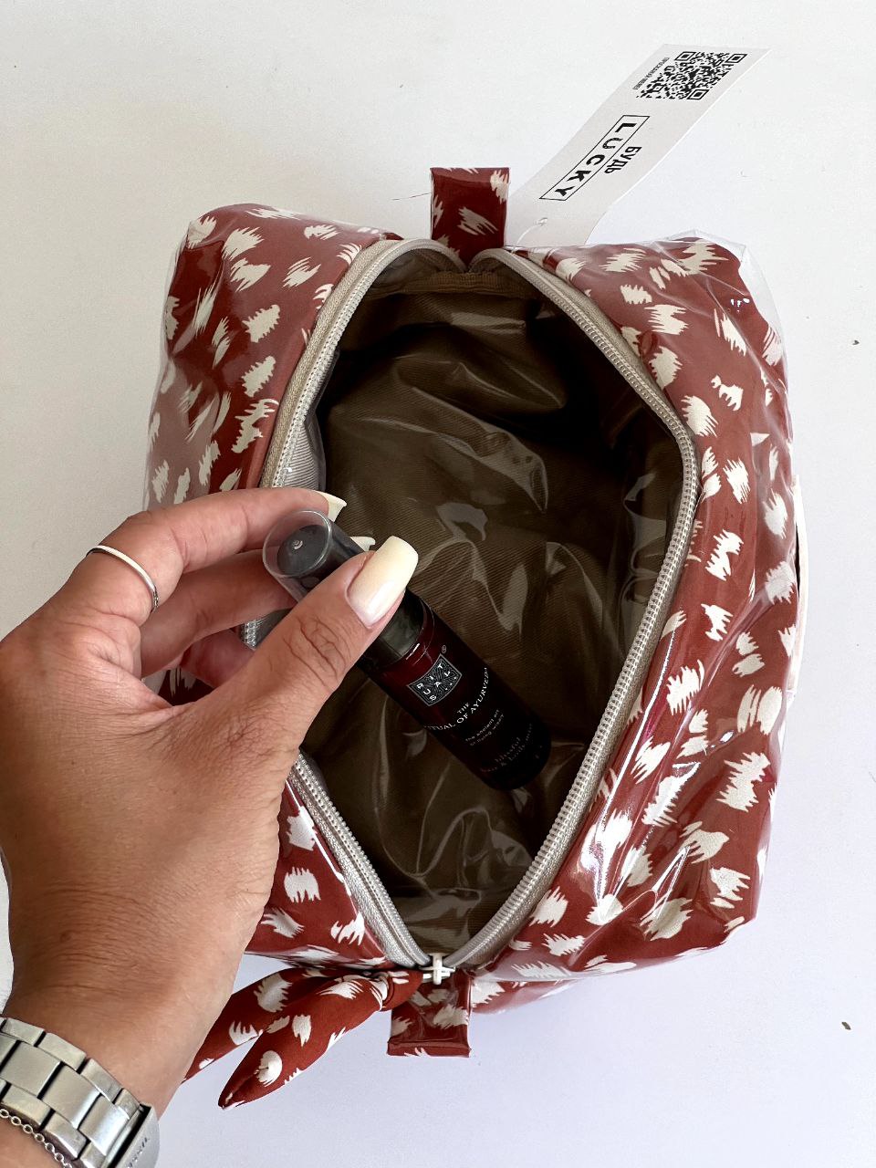 Fabric cosmetic bag Т