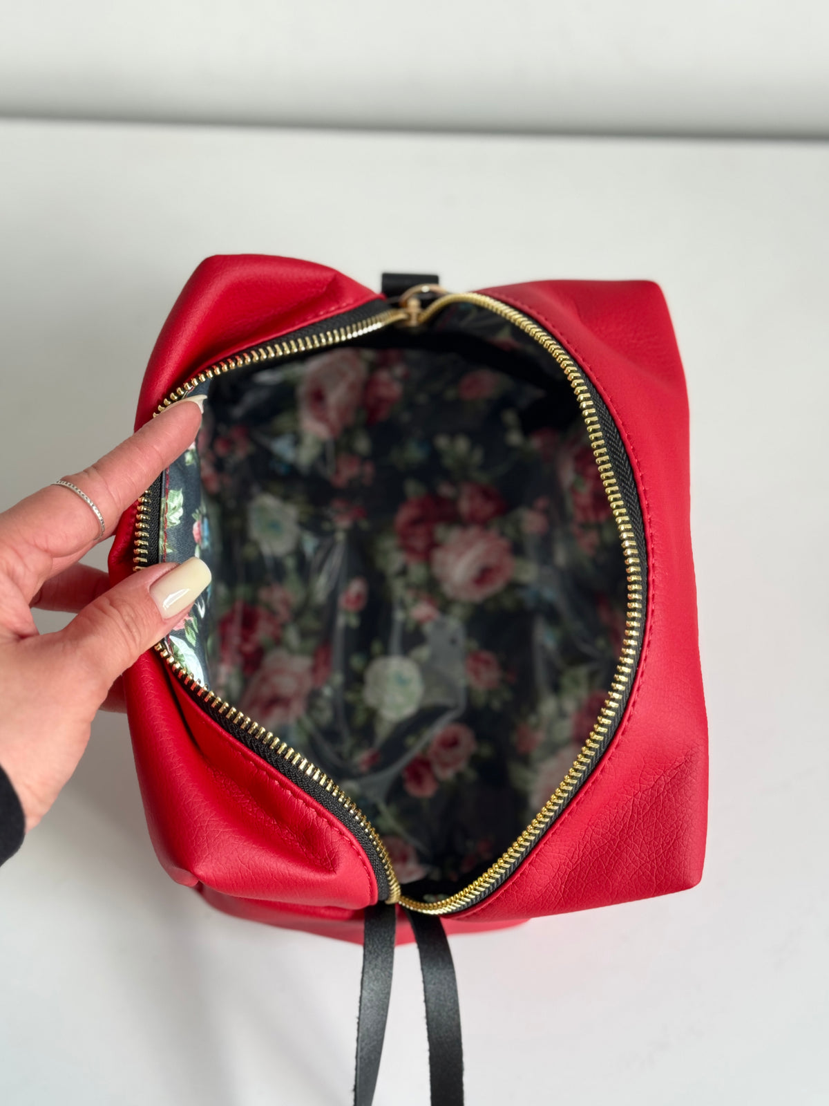 Fabric cosmetic bag Т