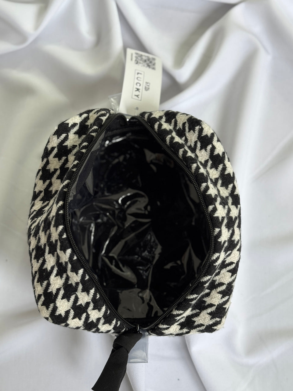 Fabric cosmetic bag Т
