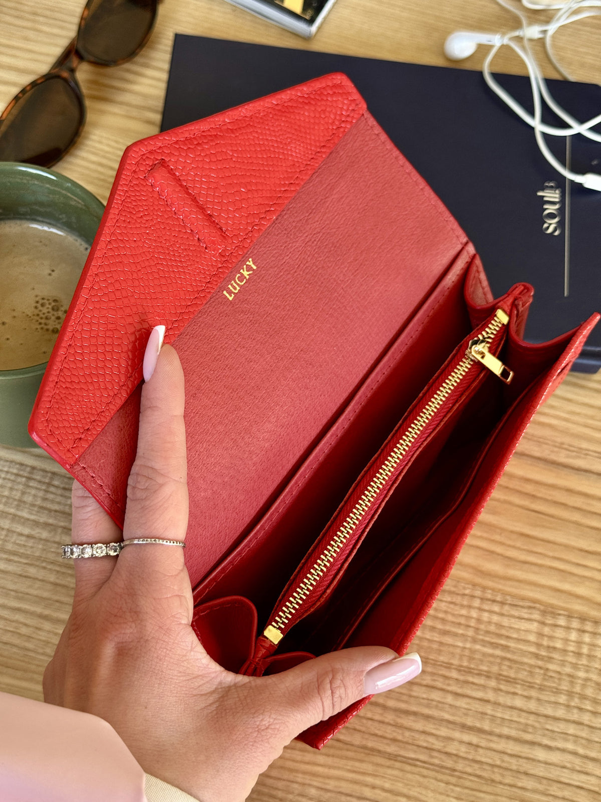 Conveneer wallet
