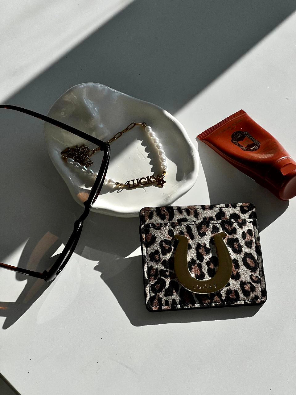 Horseshoe Cardholder